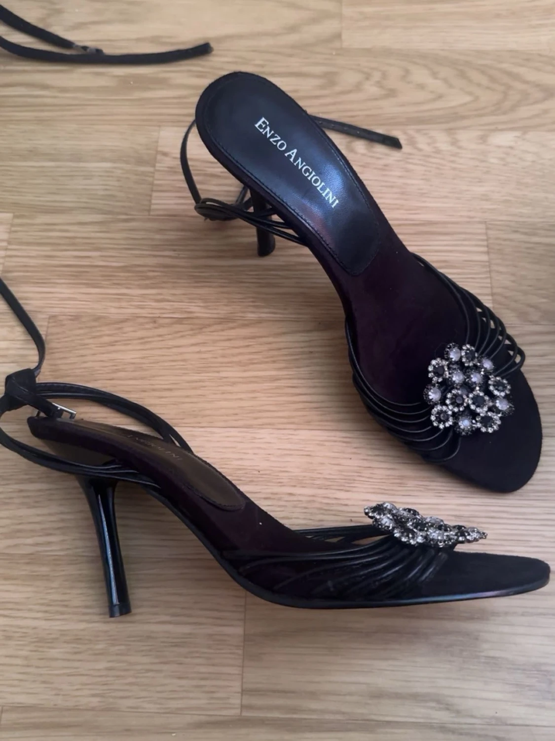 Svarta klackar Enzo Angiolini - 1