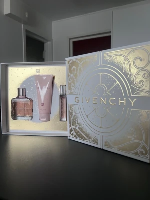 Givenchy Irresistible presentbox - Helt ny, fått i present endast test sprayat