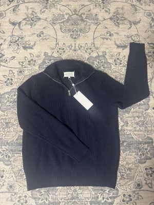 Masion margiela halvzip - Storlek M helt ny priset kan diskuteras
