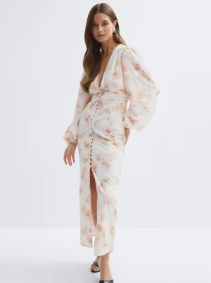 Sommarklänning Gina tricot  - Säljer denna fina sommarklänning från Gina tricot som är helt slutsåld på hemsidan. Oanvänd och prislapp kvar! 