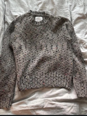 Ullstickad tröja - Superfin ulltröja! I storlek S men passar mig som har mestadels XS i tröjor. Nypris 749kr. Skriv för frågor eller funderingar💗  