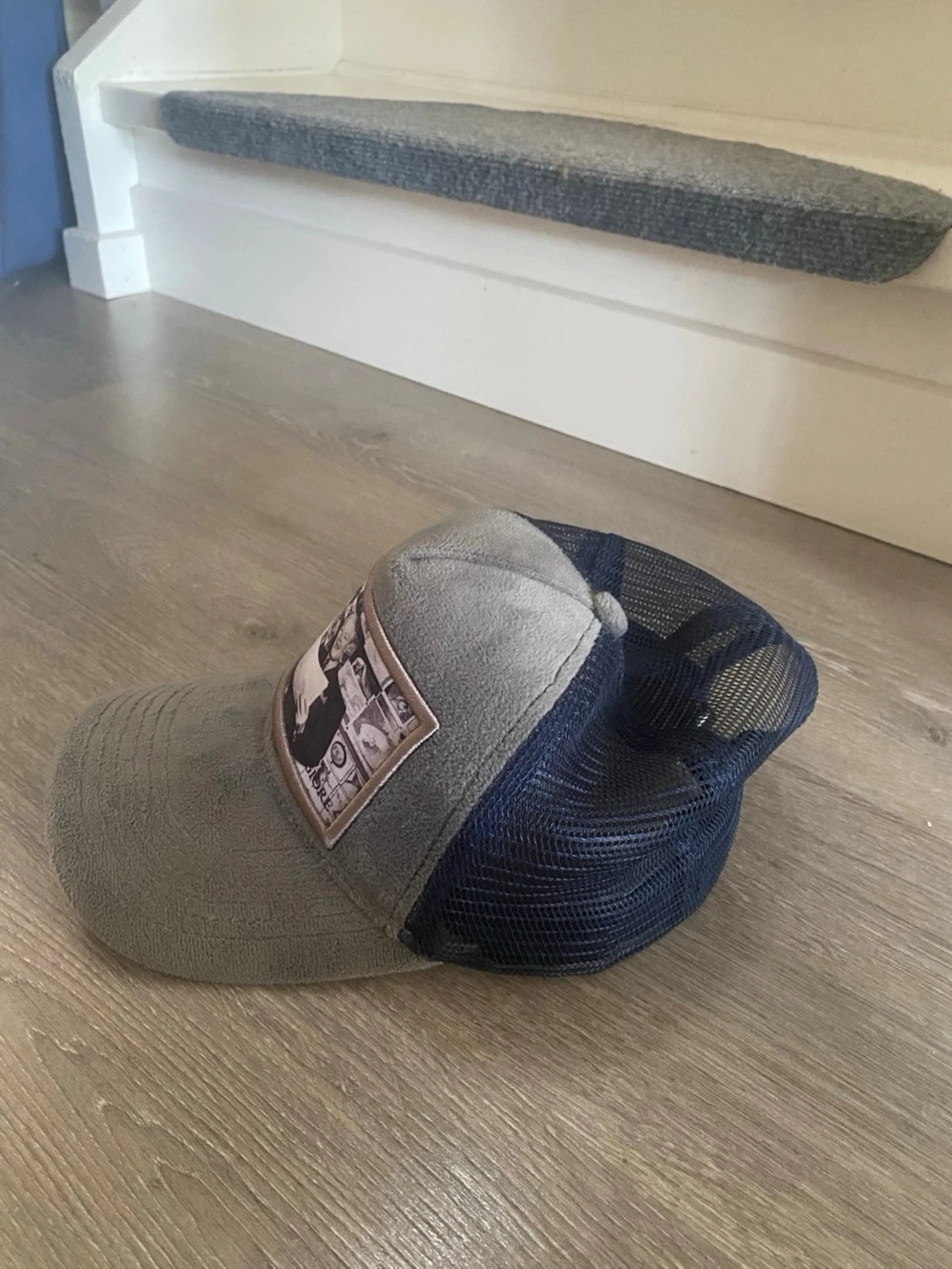 Grå och marinblå truckerkeps - 1
