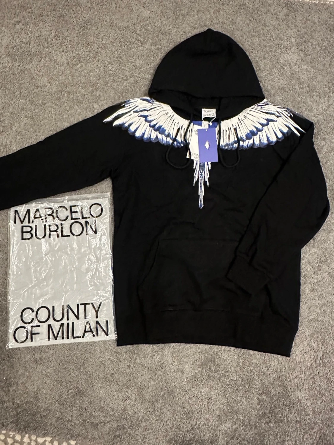 Svart hoodie Marcelo Burlon med vingar