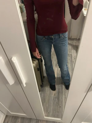 Blå bootcut jeans med låg midja - Abrand jeans, använt ca 3 gånger
