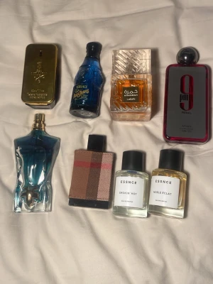 Mixad parfymkollektion herr - Tja, jag har några goa parfymer här ifall någon är intresserad. Dom flesta är helt nya och endast lite använda. Jag tar gärna byten mot kläder,parfym. Hör av er vid funderingar. Ifall ni vill köpa eller har frågor så är det bara att skriva till mig! Dm för pris på parfymerna