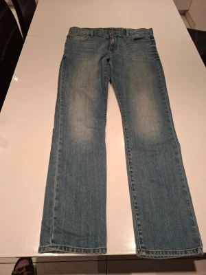 Jeans byxor - Storleken finns på andra bilden