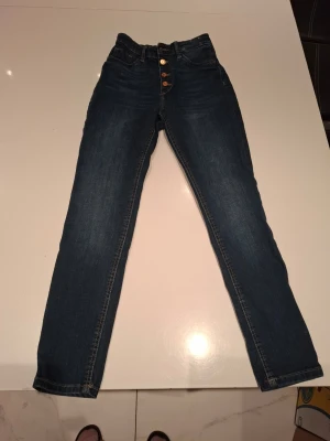 Skinny jeans - Skriv om du har några funderingar 