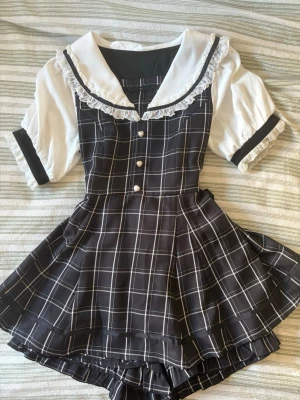 Jirai kei Sailor setup - söt setup som kommer med separata shorts!! rosett medföljes