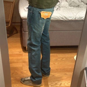 Levi's 501 original passform - Sitter riktigt snyggt. W32 L34