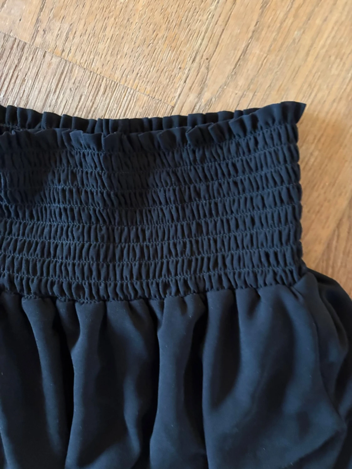 Svart volangkjol med smock - 1