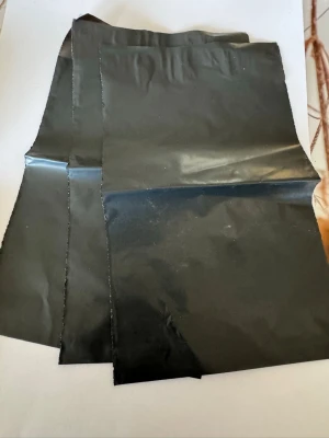 100st postpåsar - Säljer av material som jag använt för att göra smycken. Har 2025 tillverkat och sålt smycken för över 50.000kr så är något folk uppskattar (om man håller låga priser) . Nu har jag dock tappat intresset så säljer av allt jag har. Kolla gärna in andra annonser   I denna annons hittar du material för att packa och posta i . Riktigt bra . 