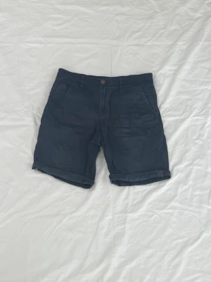 Shorts - Mörkblå shorts. Storlek S.