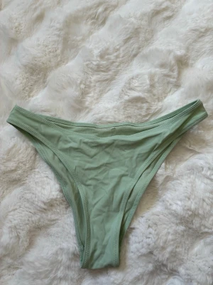 Ljusa gröna binikitrosor  - Oanvända! 