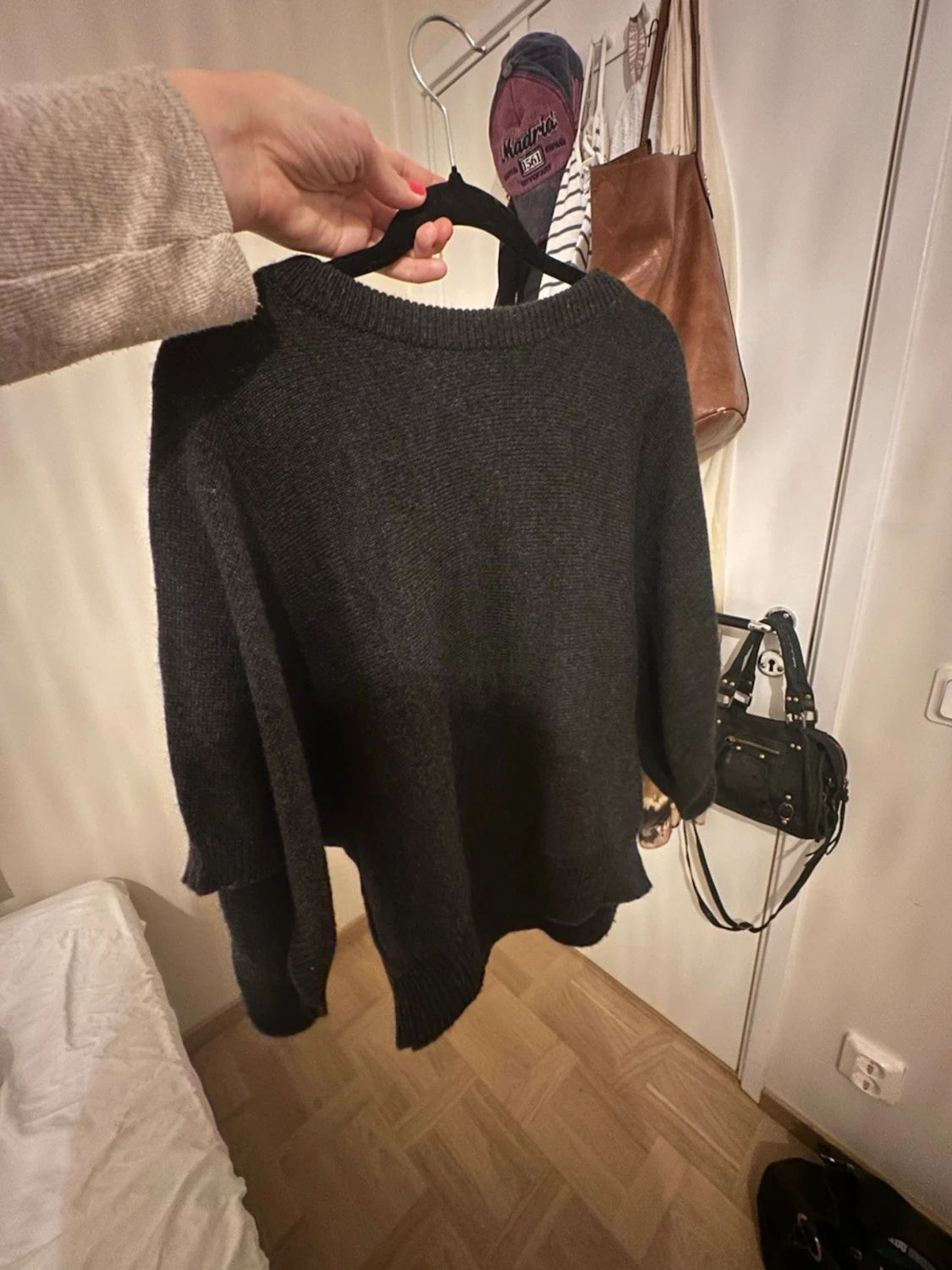 Svart trekvartsärmad tröja - 1