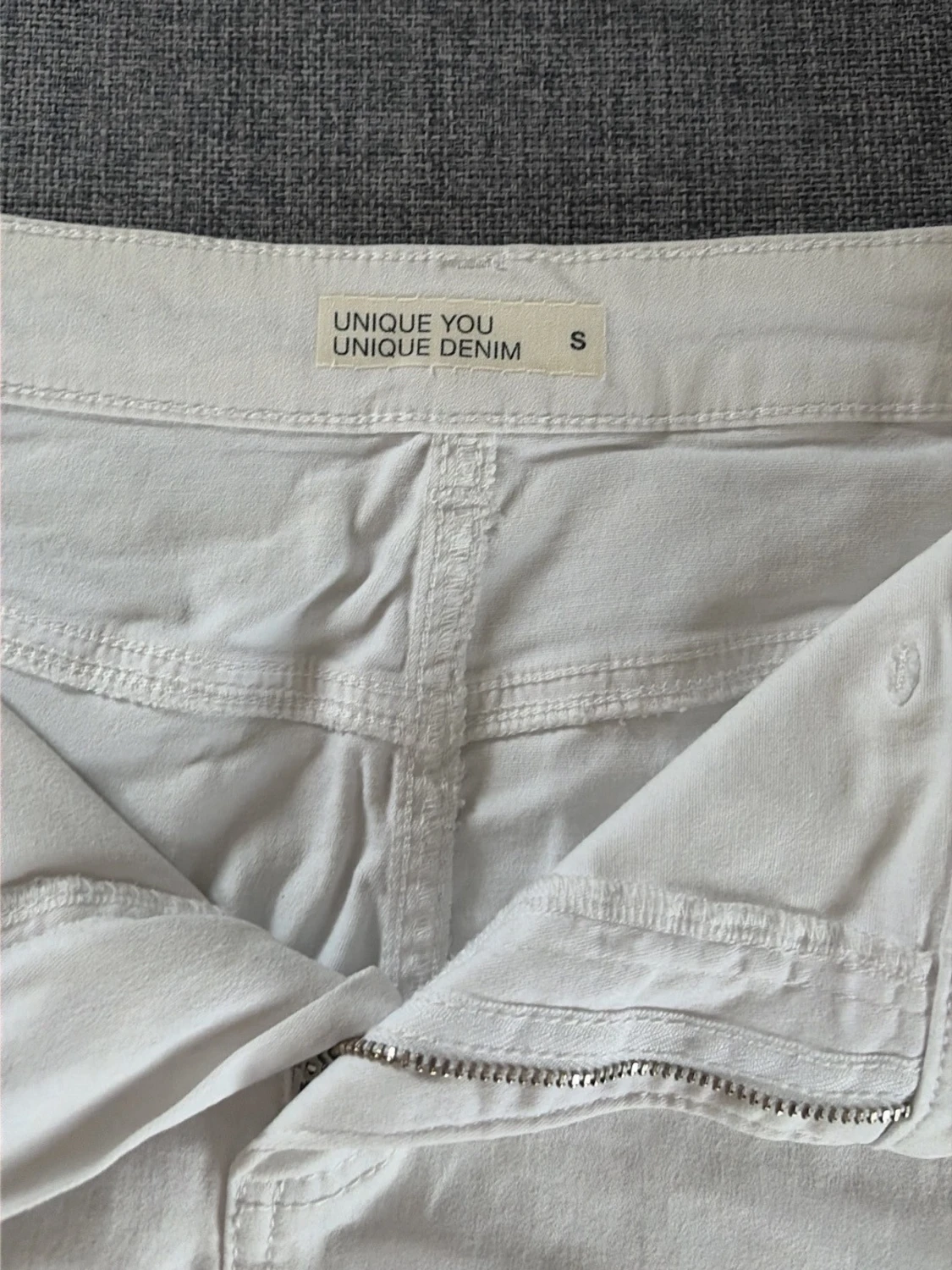 Vit kortkjol från Unique You - 1