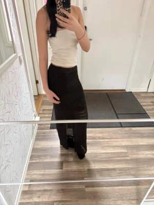 Brun virkad långkjol - Mörkbrun långkjol