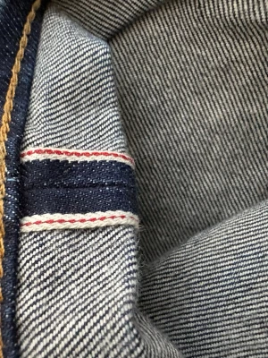 Lager 157 roots raw selvedge jeans - Säljer mina fina raw selvedge jeans från Lager 157. De är tvättade en gång och börjar få sjuka fades. Storleken är i 32/32 Priset går att diskutera vid snabb och smidig affär. Hör av er om ni undrar något😊