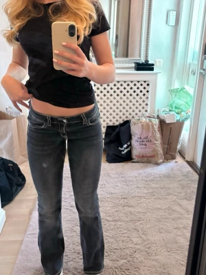 Bootcut jeans  - Snygga jeans från Gina Young. Jag är 163 cm lång.💕