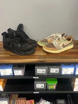 Jordan 4 black cat och Jordan 1 low voodoo  - Säljer båda för 200 