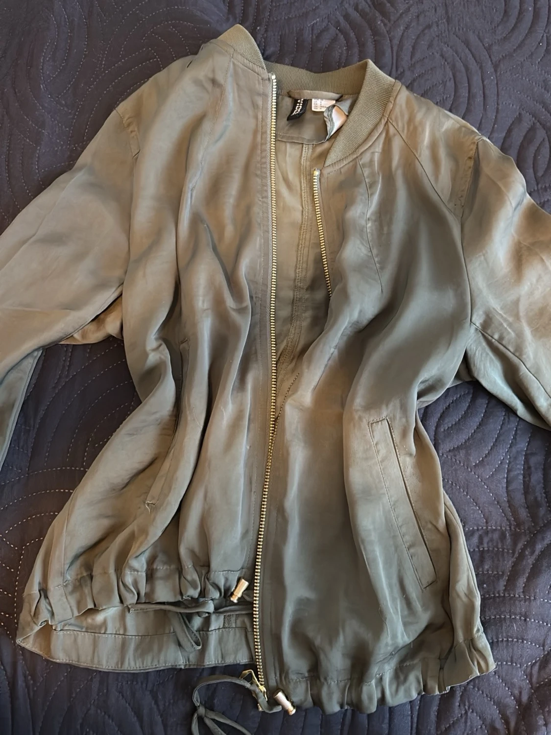 Olivgrön bomberjacka från H&M