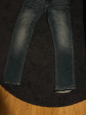 Blåa jeans från SMOG - Blåa jeans från smog med en snygg tvätt, använda ett enstaka par gånger och slim fit W29L30, hör av vid minsta fundering