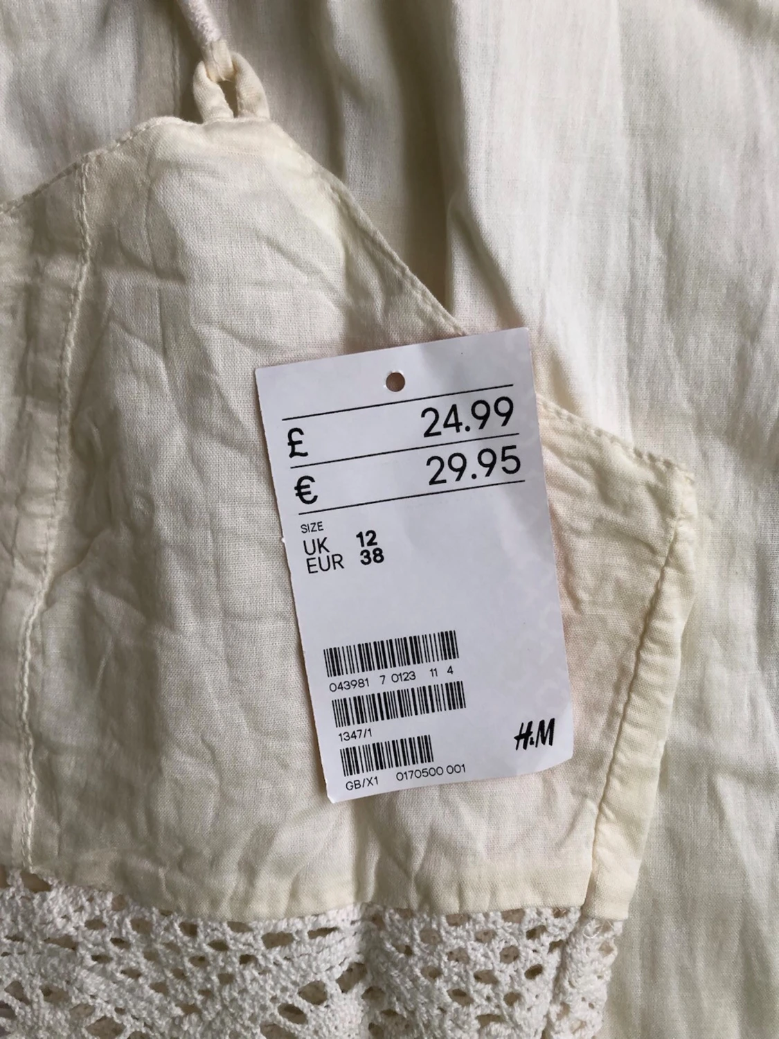 Vit lång klänning med spetsdetaljer - 3