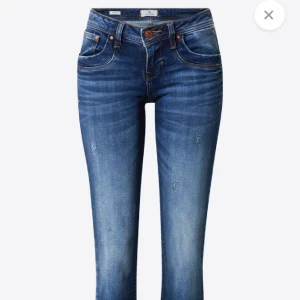 Ltb valerie jeans - Säljer mina jätte fina Ltb jeans i modellen ”valerie” pågrund av att dom är lite korta och stora på mig💕Dem är knappast använda och är i super fint skick💕finns inga defekter på jeansen heller, skriv för diskutera priset💕
