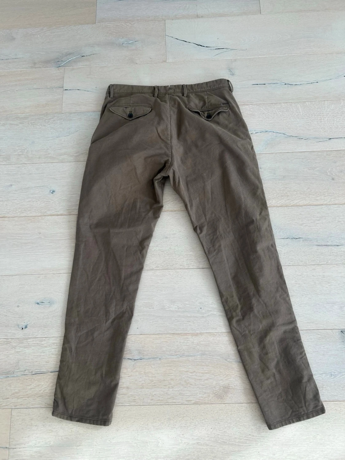 Grön bruna chinos från Massimo Dutti - 1