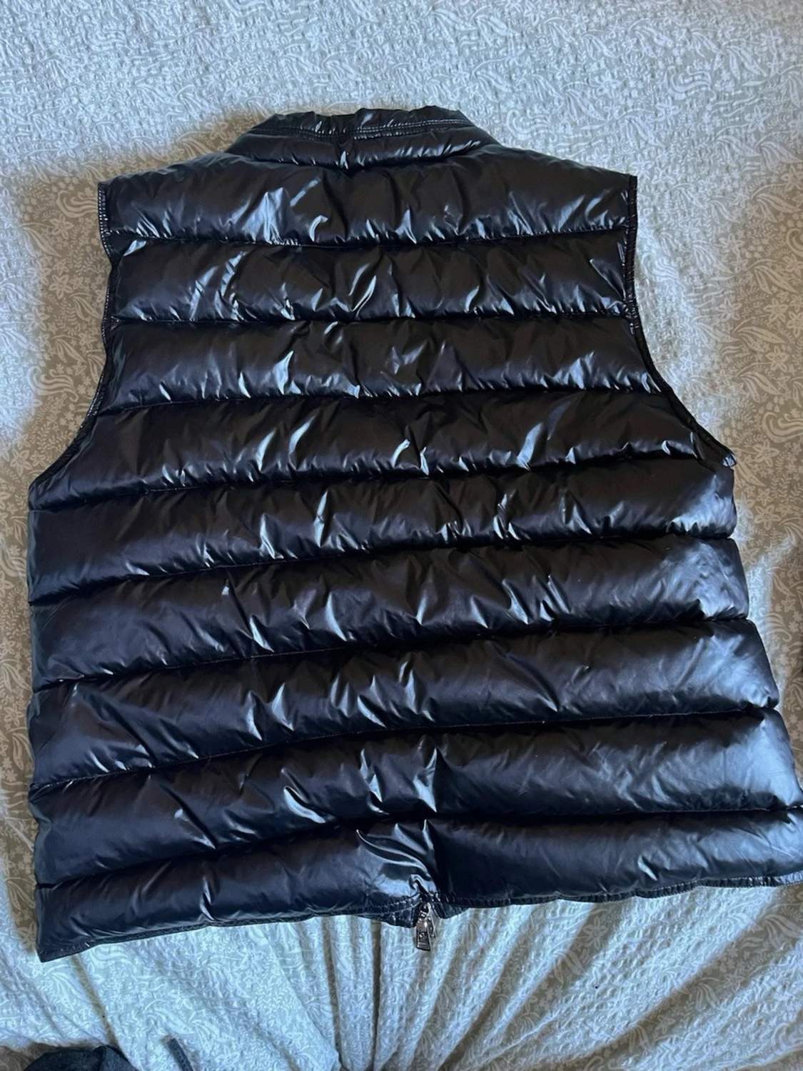 Svart dunväst från Moncler - 1