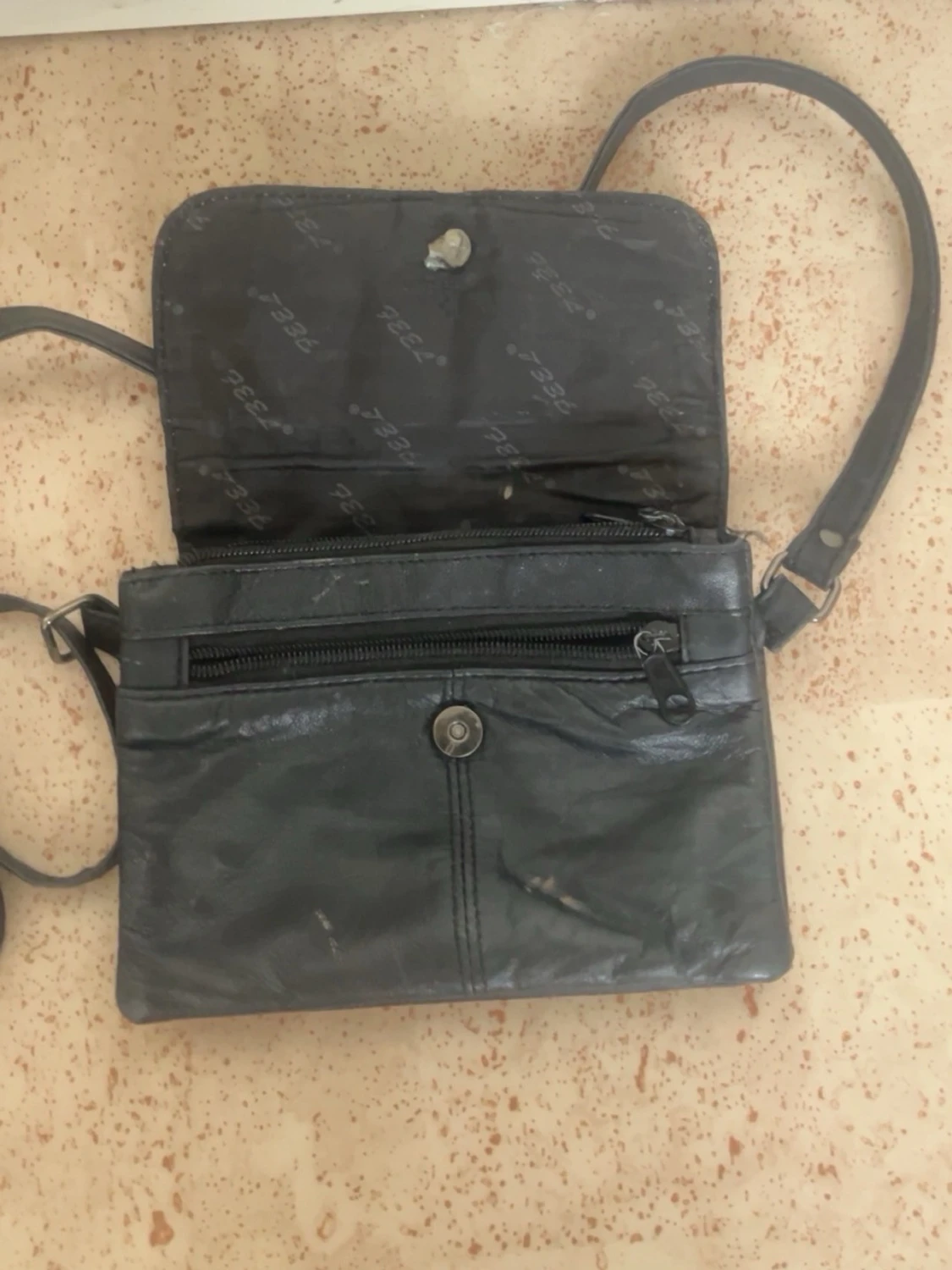 Svart axelväska i skinn från 7EEL - 1