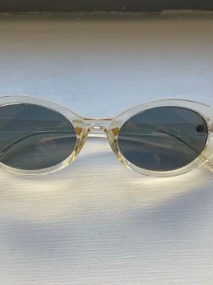 Transparenta solglasögon - Ovala solglasögon med oval form💞💓