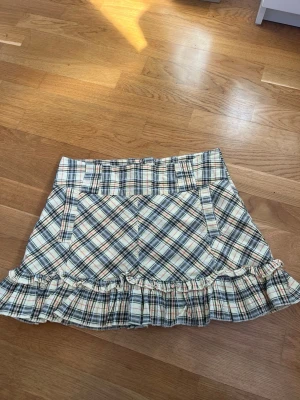 Vintage kjol - Vintage Vero Moda kjol, knappast använd.