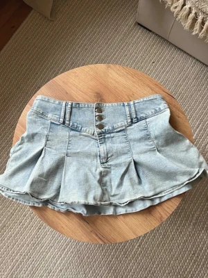 Kjol - Super snygg volang kjol från H&M🩵