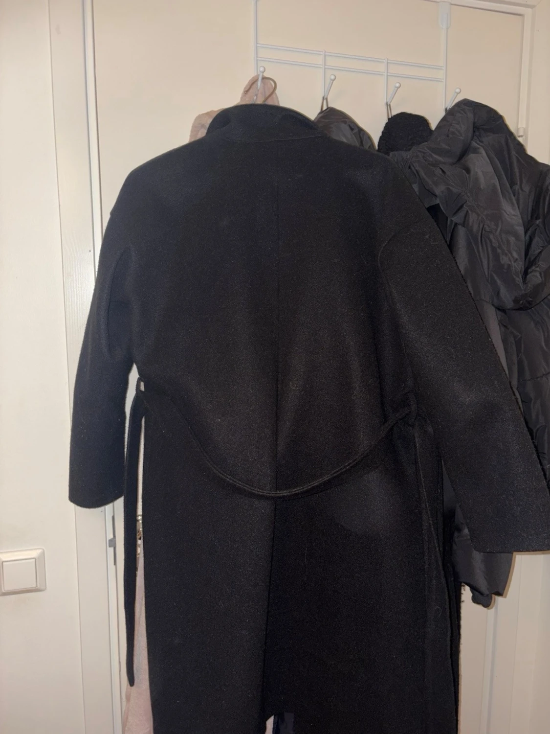 Svart  kappa från Nelly - 1