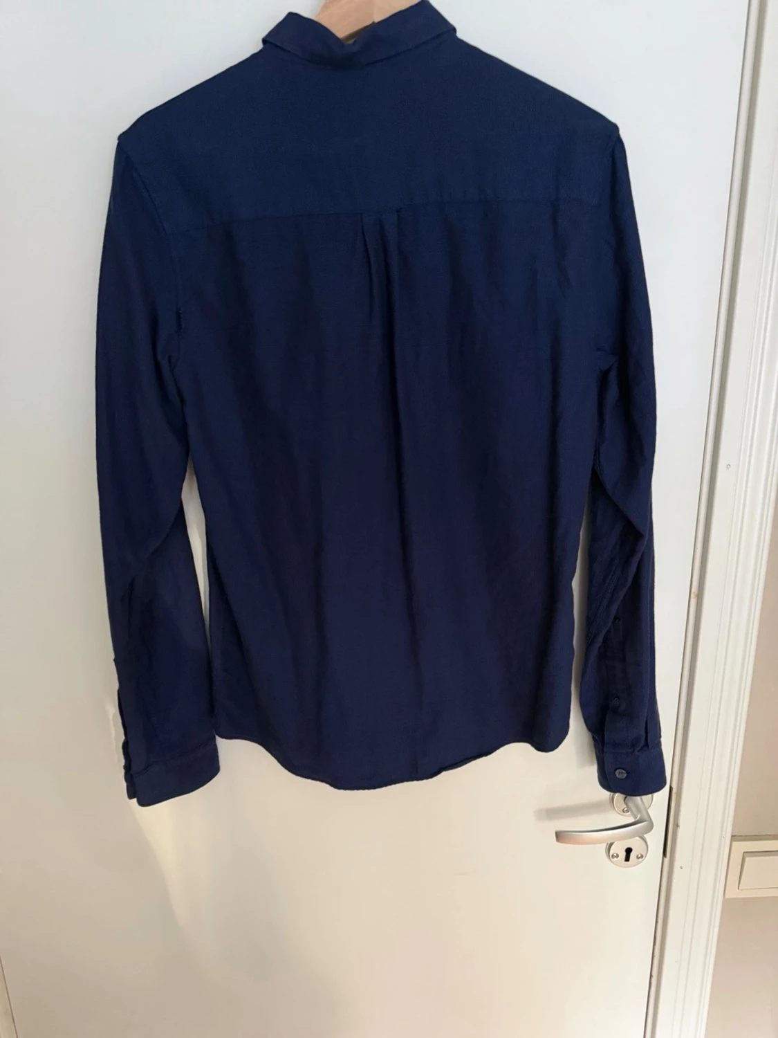 Mörkblå skjorta från Lyle & Scott - 1