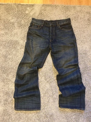 Acne studios 2021m - Knappt använda acne studios 2021 yoyogis. Priset är ej hugget i sten och det är inget fel eller några skador på dom