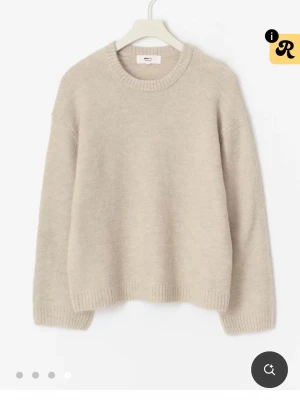Beige stickad tröja  - Mysig beige stickad tröja från Gina. Bra skick. Nypris 400kr💞