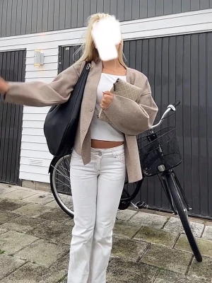 Nelly vita jeans  - Slutsålda, short❤️
