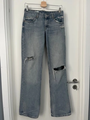 jeans med hål - super snygga jeans🩷🩷