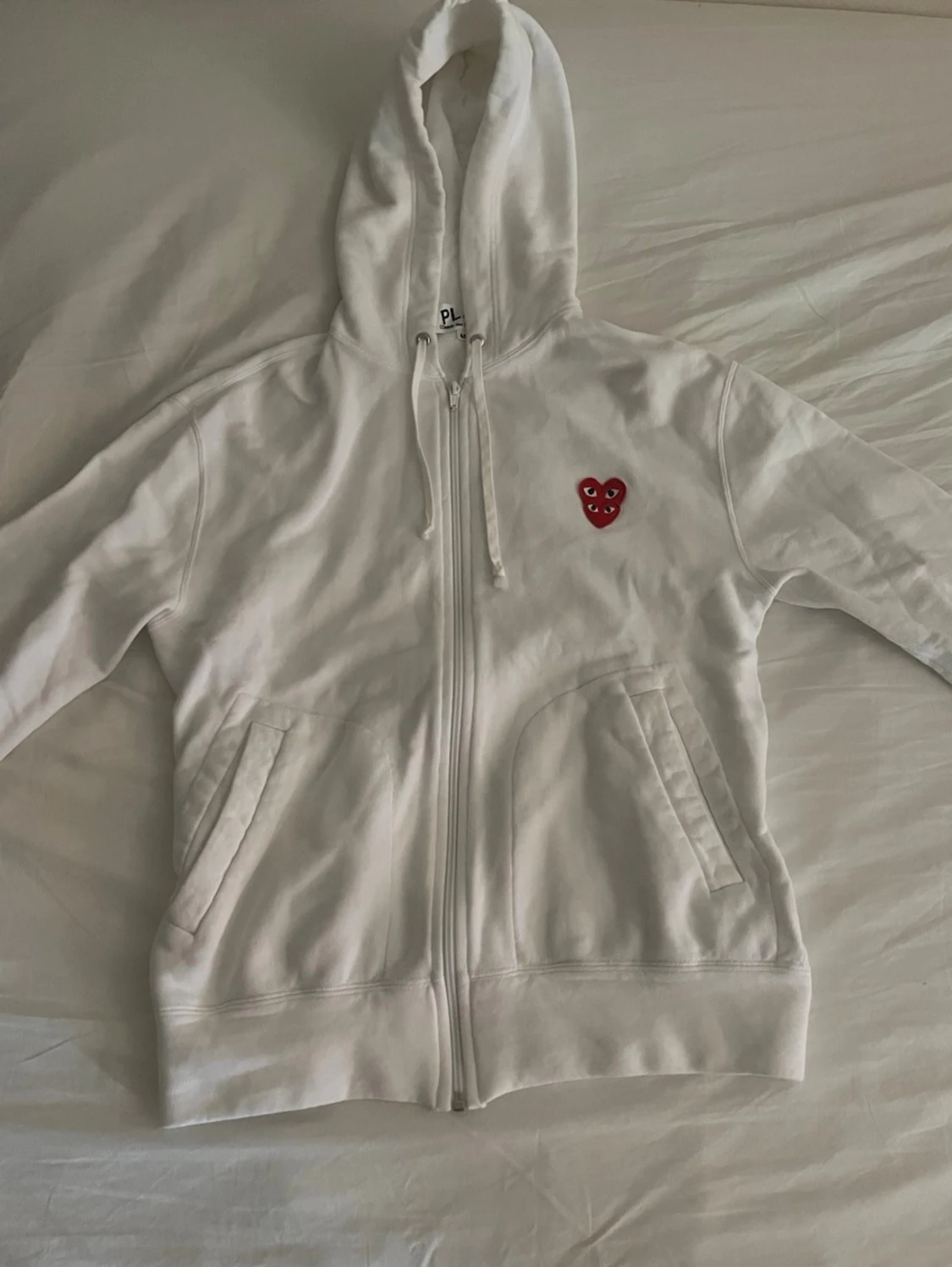 Vit hoodie från Comme des Garçons Play
