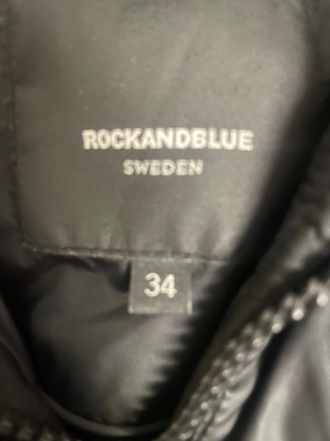 Svart Rockandblue dunjacka med päls - 4