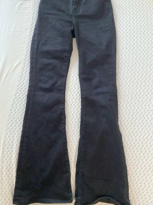Never denim jeans - Storlek s ny pris 500kr. Aldrig använda för det är för stora !!OBS!! Pris kan så klart diskuteras. 