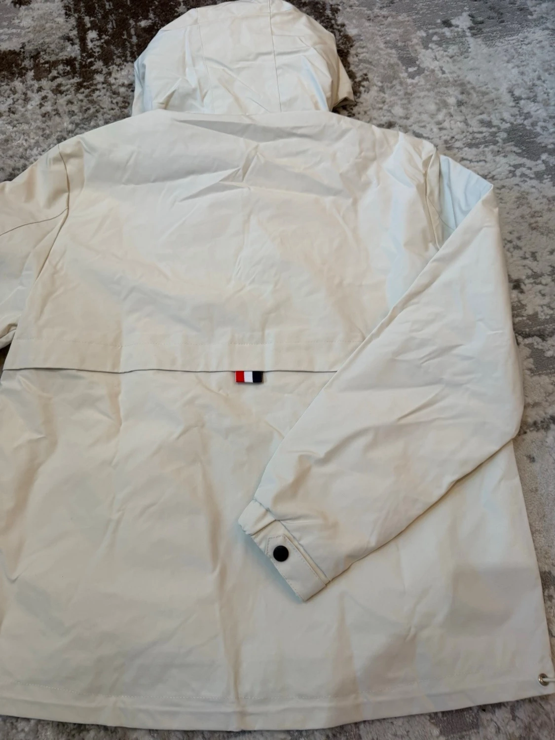 Beige vindjacka från Moncler - 2