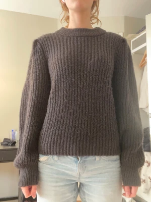 Svart/mörkgrå ribbstickad tröja - Jättefin, aldrig använd