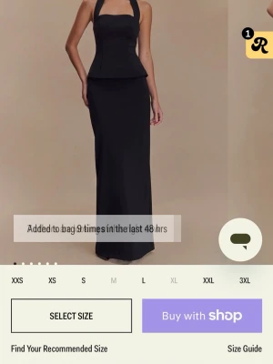 Meshki långklänning  - Säljer denna meshki ”Bertie” klänning i strl s. Aldrig använd då den inte hann komma till tillfället den var tänkt till så nu ligger den bara i sin förpackning. Superfin man har ingen användning för den. Nypris är 1400 + frakt från Australien