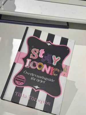 Stay Iconic bok - Helt ny bok, har inte läst den en enda gång! Kom med prisförslag 