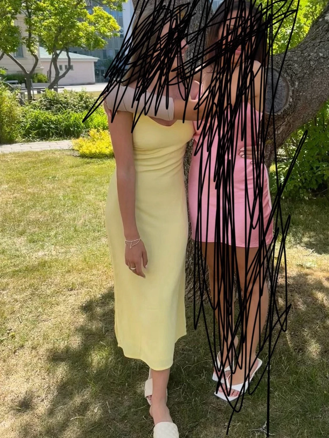 Gul klänning med smala band