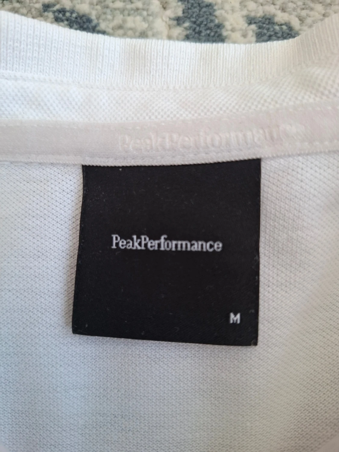 Vit pikétröja från Peak Performance - 1