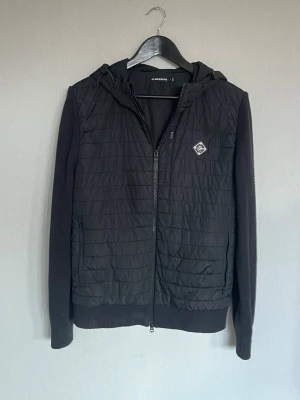 J.Lindeberg cardigan - Väldigt fint skick, använd fåtal gånger inga defekter