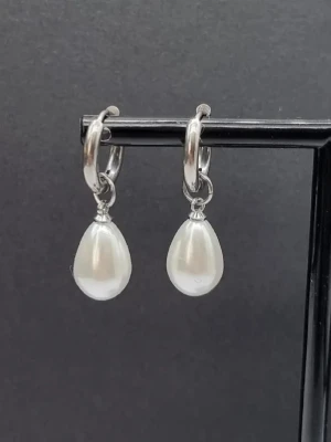 Handgjorda örhängen  - Snygga örhängen . Material-rostfritt stål 